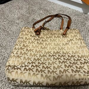 Micheal Kors Purse